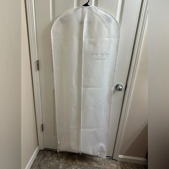 Torrid Ivory Lace Wedding Dress Size 18 - Picture 8 of 8